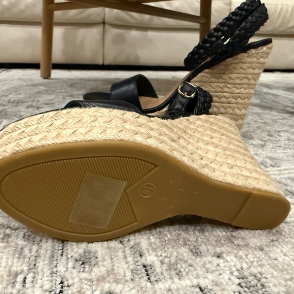 Journee Collection Black and Tan Wedge Sandals - Picture 5 of 6